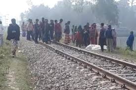 ট্রেনে কাটা পড়ে ৫ তরুণের মৃত্যু
