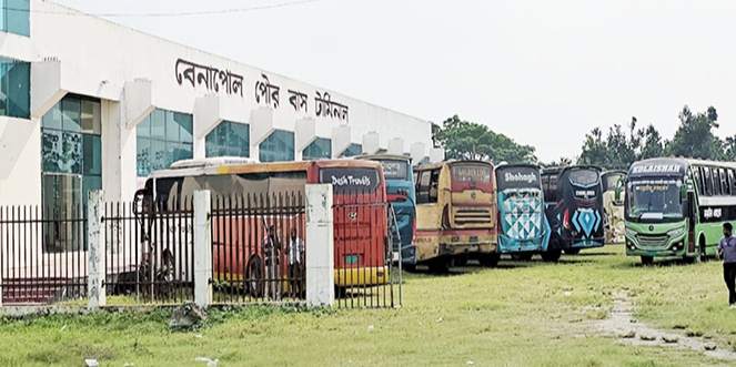 Benapole traffic stoppage, passport passengers suffer