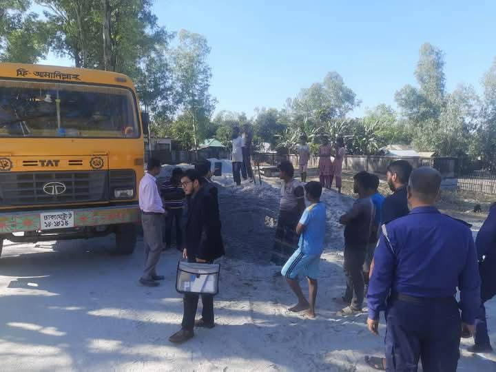 Upazila administration conducts drive to control air pollution in Tetulia, Panchagarh, fines businessman