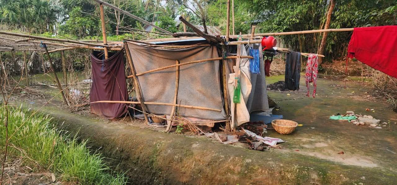 Humanitarian UNO in Tentulia is now with the homeless mentally unbalanced woman Rasheda Begum