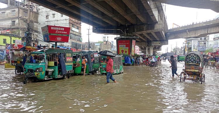 65 mm of rain in 6 hours in Chittagong, flooding