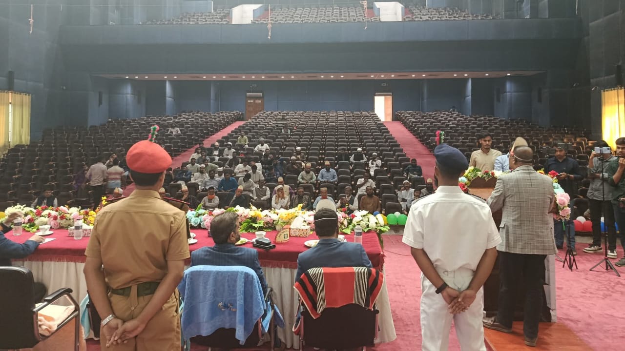 হলে ফিস্ট-সাংস্কৃতিক অনুষ্ঠান না হওয়ায় ক্ষোভ, আলোচনা সভা বর্জন ইবি ছাত্রদলের