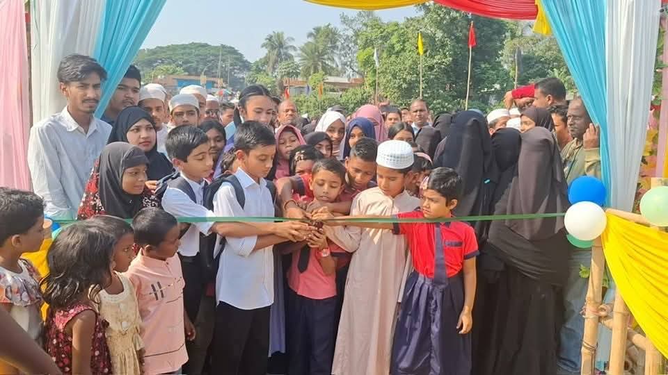 জনদুর্ভোগ লাঘবে সোমেশ্বরী নদীতে কাঠের সেতু নির্মাণ করলেন- ব্যারিস্টার কায়সার কামাল