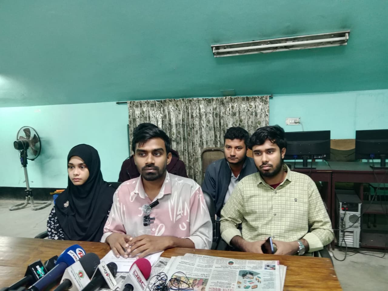 বিধি লঙ্ঘন করে ফল প্রকাশে বিপাকে ইবির ইংরেজি বিভাগের শিক্ষার্থীরা; সংবাদ সম্মেলন