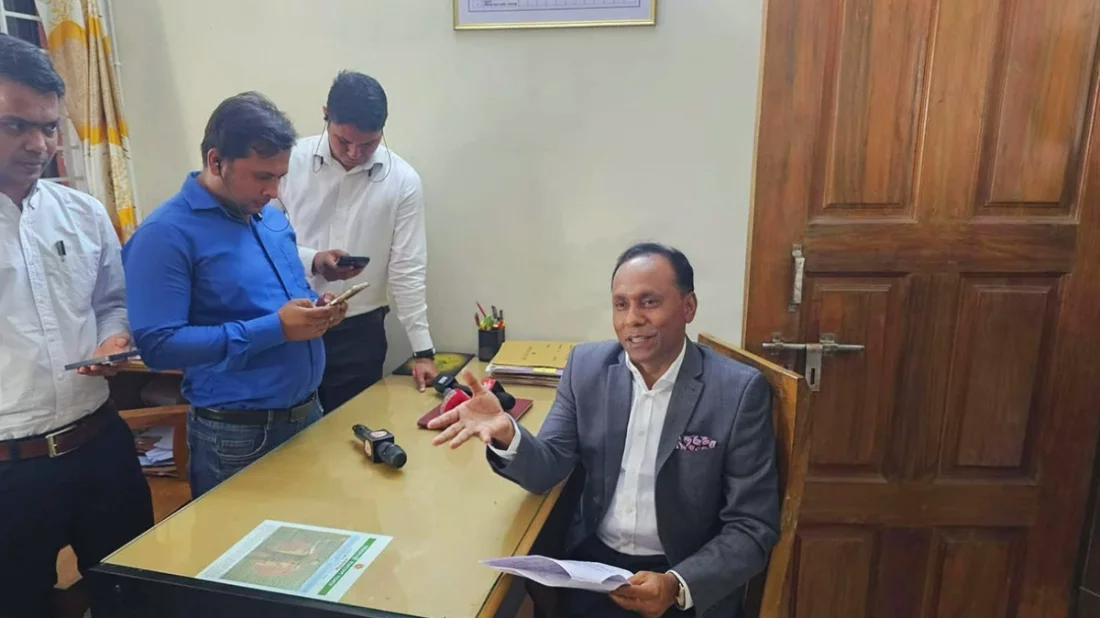 Sudden inspection at Siddhirganj Union Land Office, State Minister fumed in anger