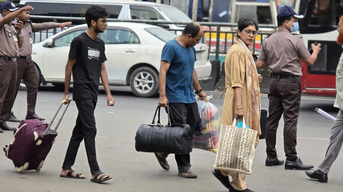 ঈদযাত্রার চাপ: গাবতলী-কল্যাণপুরে ঘরমুখো ঢল, ভাড়া বাড়ানো নিয়ে ক্ষোভ