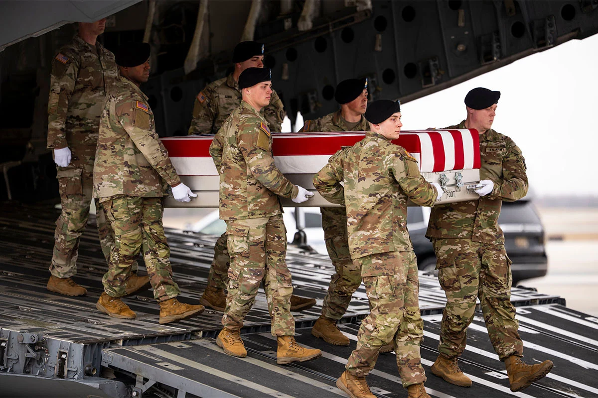 ইরান যুদ্ধে ৪০ দিনে ১৩ মার্কিন সেনা নিহত