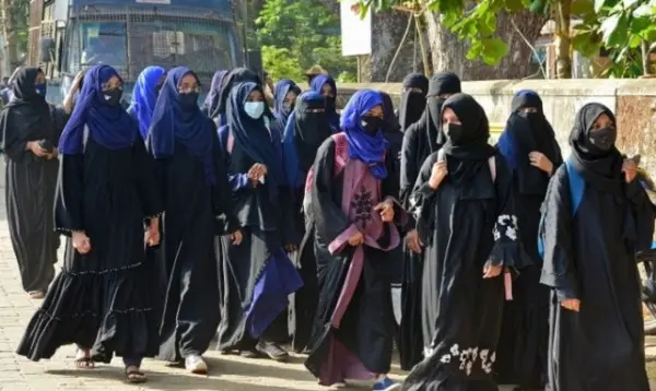 কর্নাটকে হিজাবসহ ধর্মীয় প্রতীক ব্যবহারে অনুমতি, বাতিল হলো ২০২২ সালের বিতর্কিত নির্দেশনা