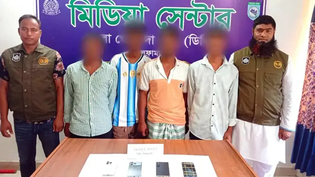 4 youths arrested on charges of visa fraud in Nilphamari