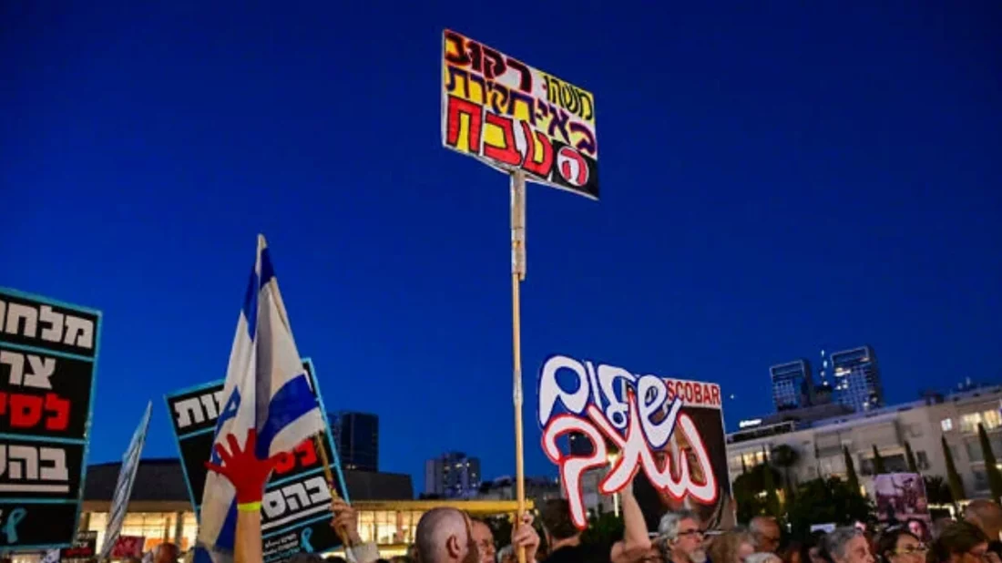 Israelis take to the streets to protest against Netanyahu