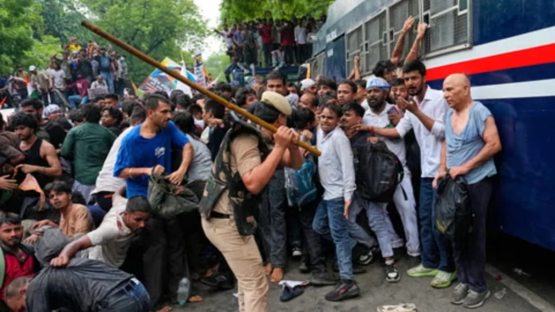 Police-public clash over Delhi protests, internet suspended and metro services suspended