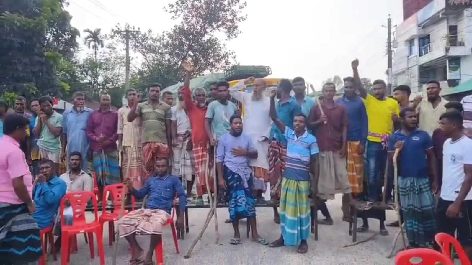 Dispute with trade unions in Bhajanpur, blockade of highway for 4 hours