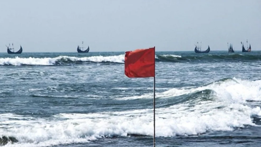 ঝোড়ো হাওয়ার আশঙ্কা, চার সমুদ্রবন্দরে ৩ নম্বর সতর্ক সংকেত
