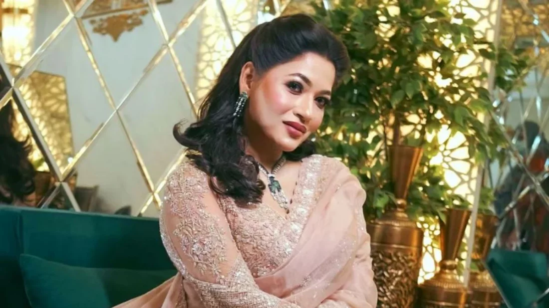 Actress Badhan responds to ugly comments by leaking screenshots
