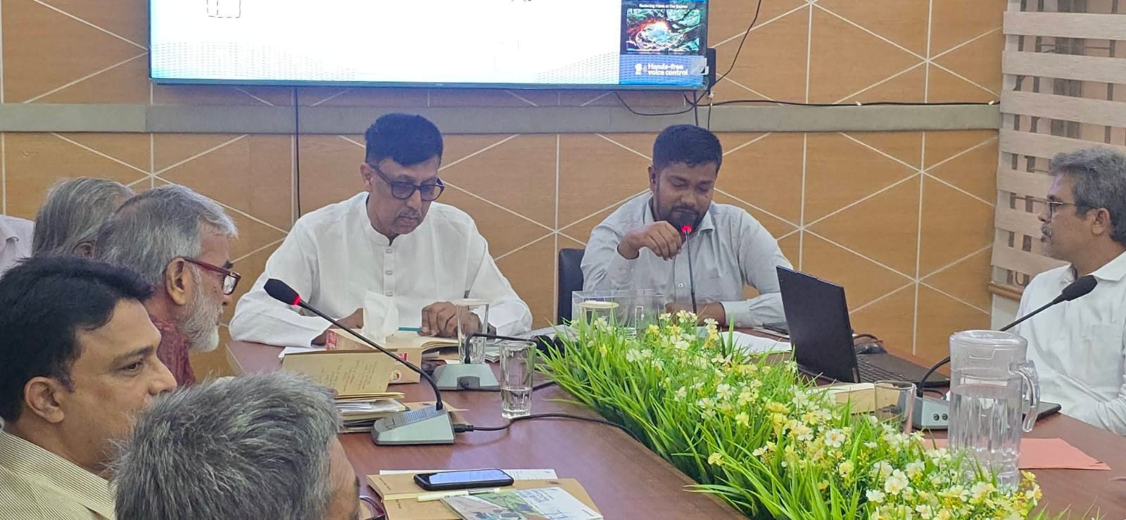 জ্বালানির জন-মালিকানা: বাংলাদেশের ন্যায্য জ্বালানি রূপান্তর নিয়ে সাভারে নীতি সংলাপ