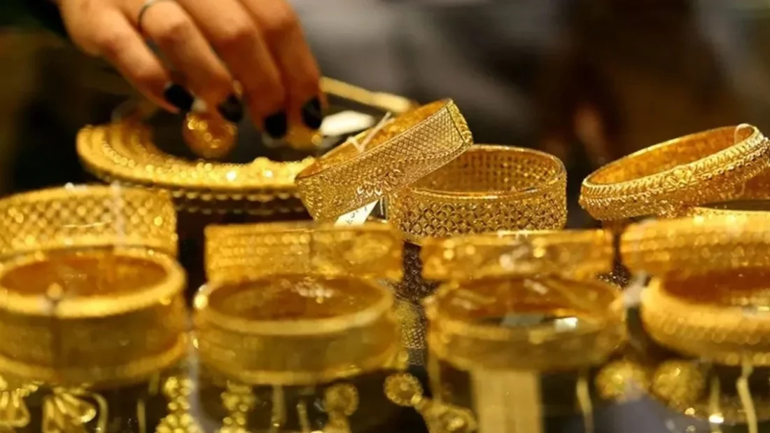 Gold prices rise again in the country, totaling Tk 2,35,146