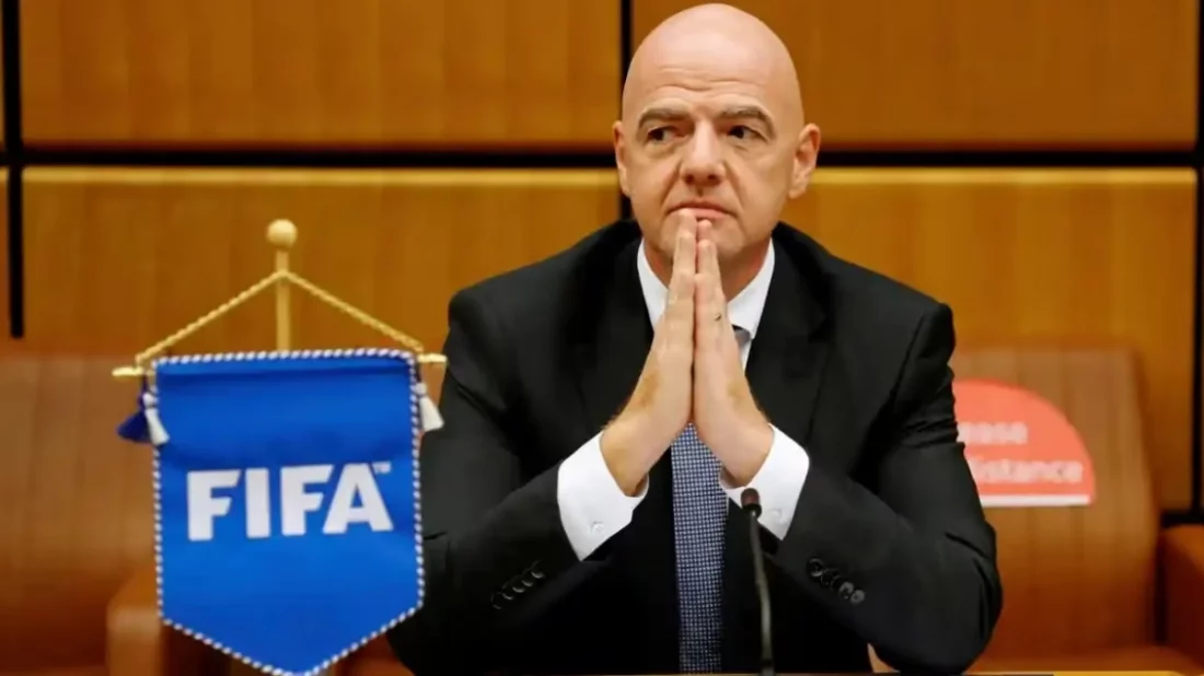 Infantino apologizes for mistakes, remains as FIFA president