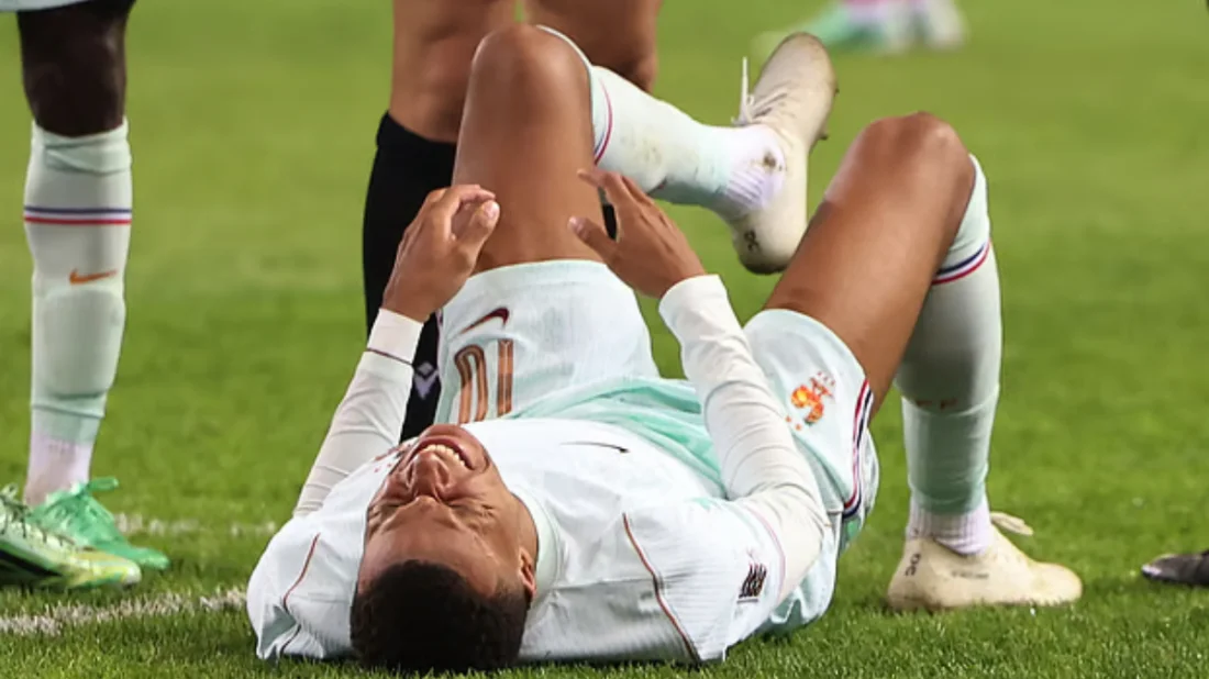 Mbapp&eacute; injured after scoring against Turkey; questions raised over new boots