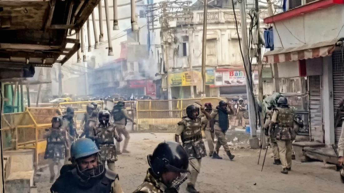 Clashes Erupt Over Plan to Demolish Part of Shahi Mosque in Ujjain