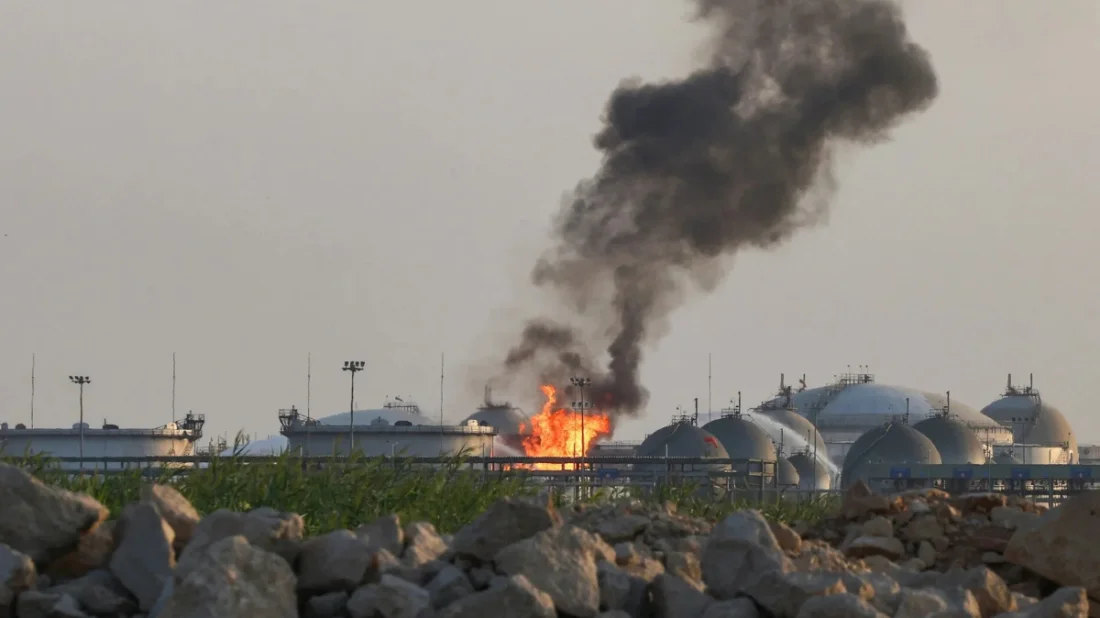 Houthis Claim Third Attack on Riyadh Airport; Aircraft Damaged