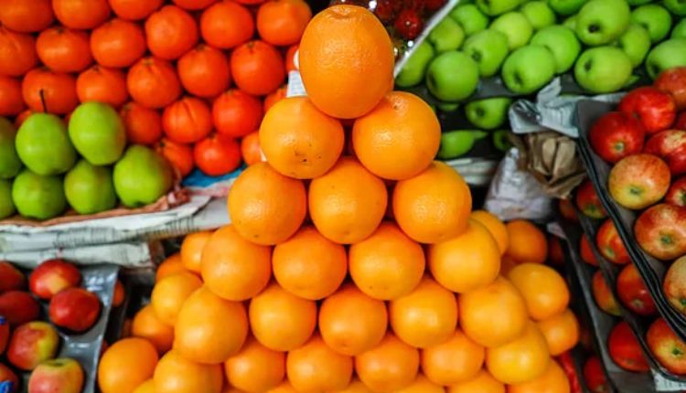 Commerce Minister seeks explanation from traders on why Malta oranges cost Tk 520 per kg